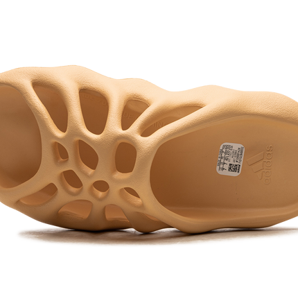 Yeezy 450 Slide "Creme"