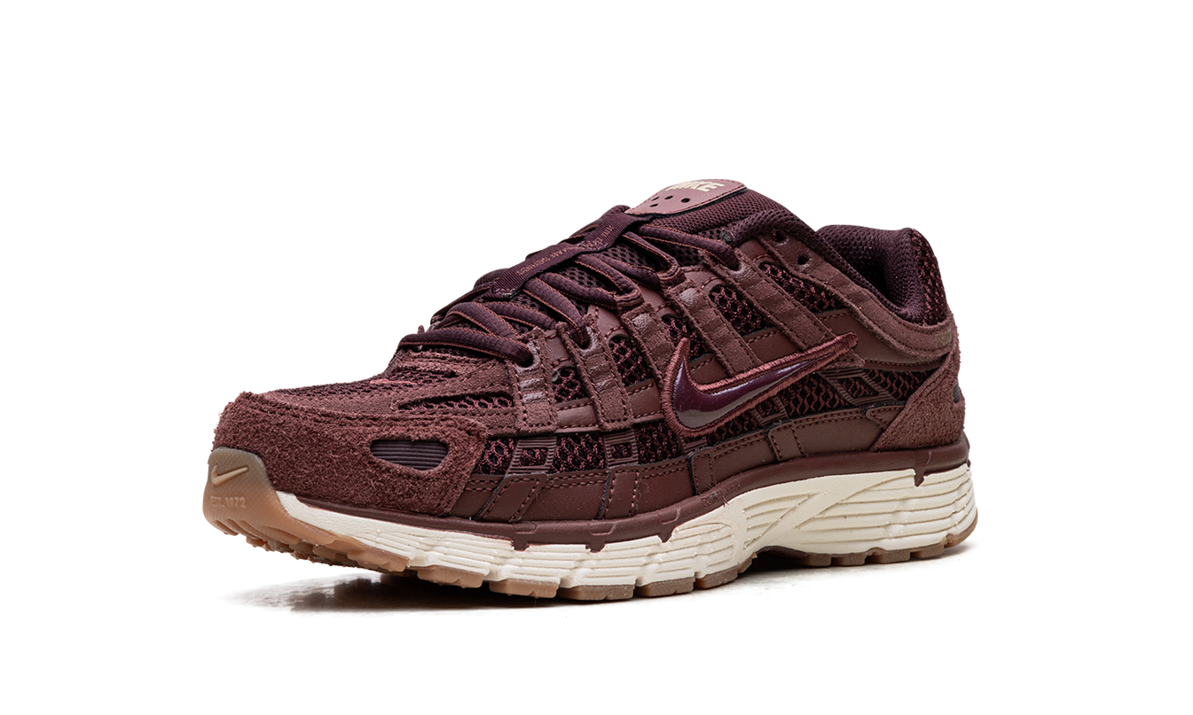 Nike P-6000 SE „Dark Pony Metallic Gold“