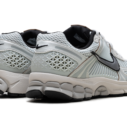 Nike Zoom Vomero 5 WMNS "Light Silver Chrome"