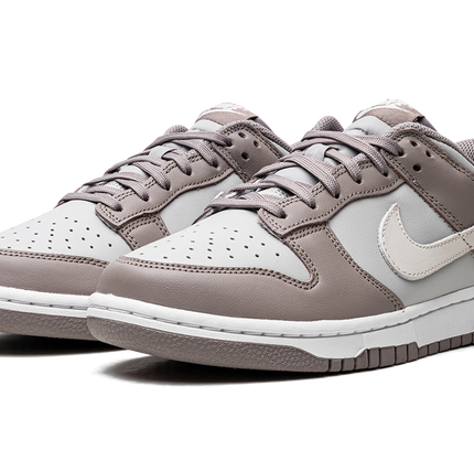 Nike Dunk Low WMNS "Moon Fossil"