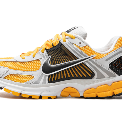 Zoom Vomero 5 „University Gold“