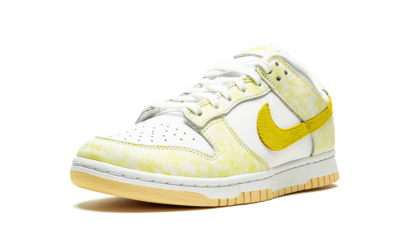 Nike Dunk Low WMNS "Yellow Strike"