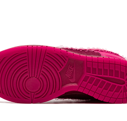 Nike Dunk Low WMNS "Valentine’s Day"