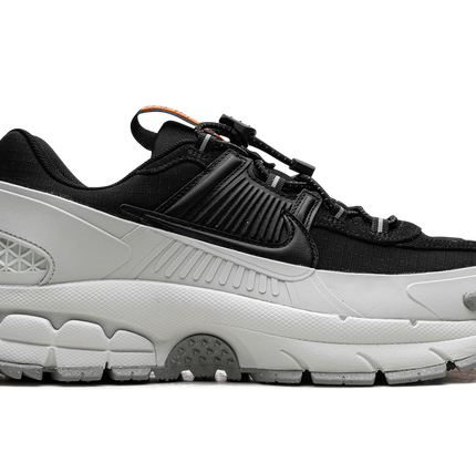 Zoom Vomero 5 Roam "Schwarz Hellsilber"