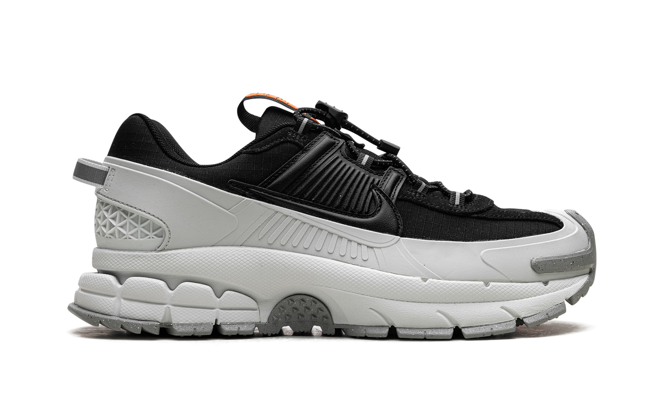 Zoom Vomero 5 Roam "Schwarz Hellsilber"