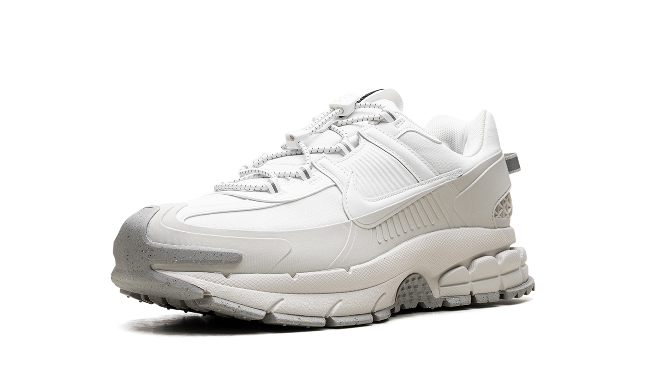 Nike Zoom Vomero Roam "Summit White Light Bone Light Iron Ore"