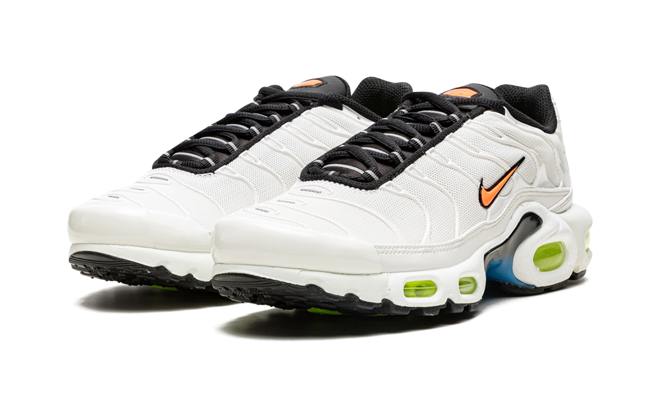 Nike Air Max Plus WMNS "Barely Rose/White Metallic Silver"