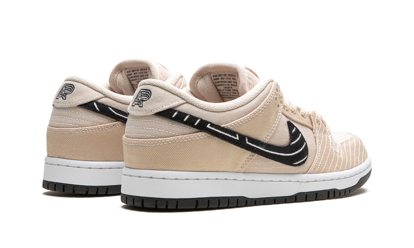 Nike Dunk SB Low "Albino & Preto - Jiu Jitsu"