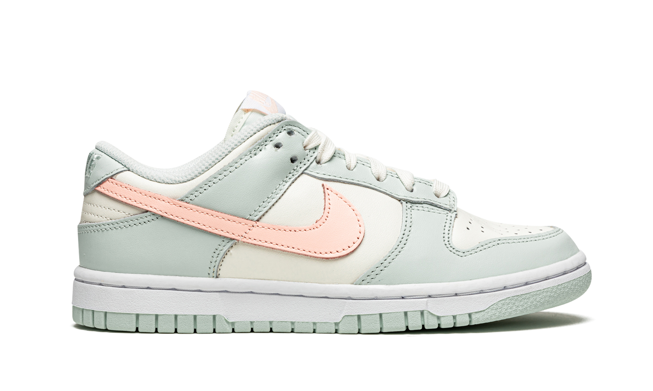 Nike Dunk Low WMNS "Barely Green"