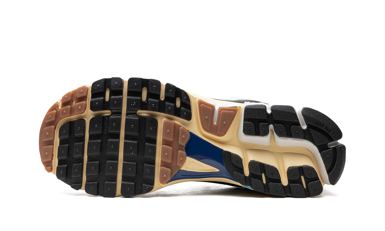 Nike Zoom Vomero 5 WMNS "Design By Japan"