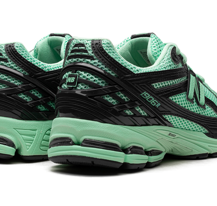 New Balance 1906R "size? - Green/Black"