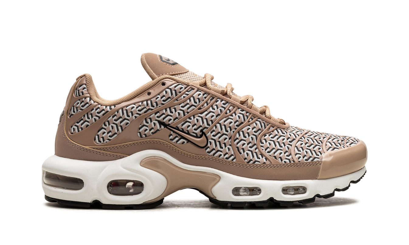 Nike Air Max Plus WMNS "United In Victory"