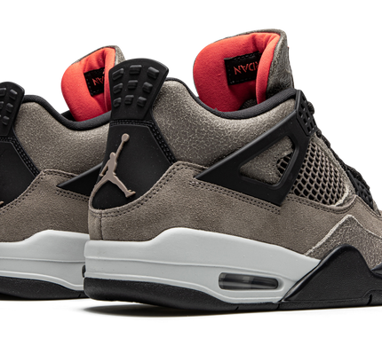 Air Jordan 4 Retro „Taupe Haze“