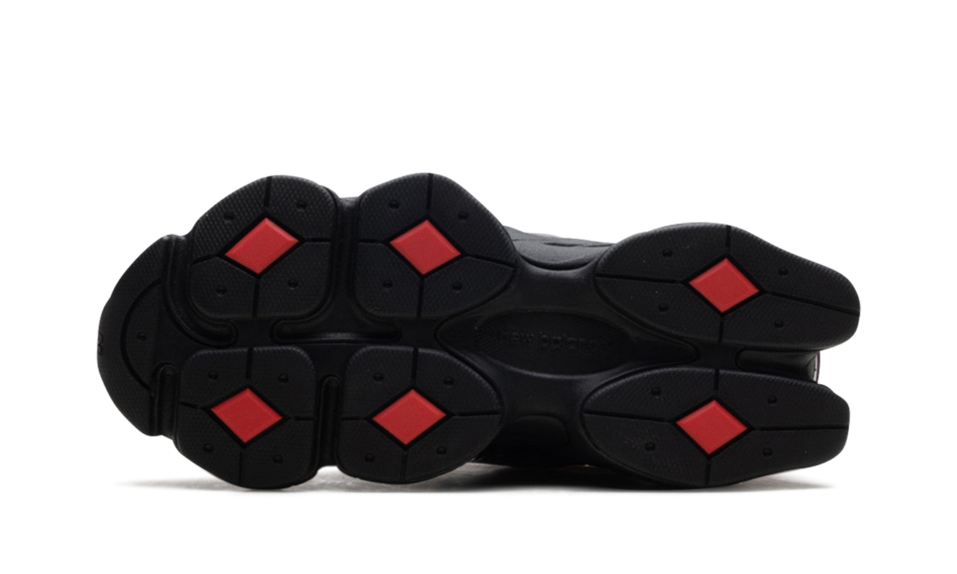 New Balance 9060 „Schwarz-Rot-Farbverlauf“