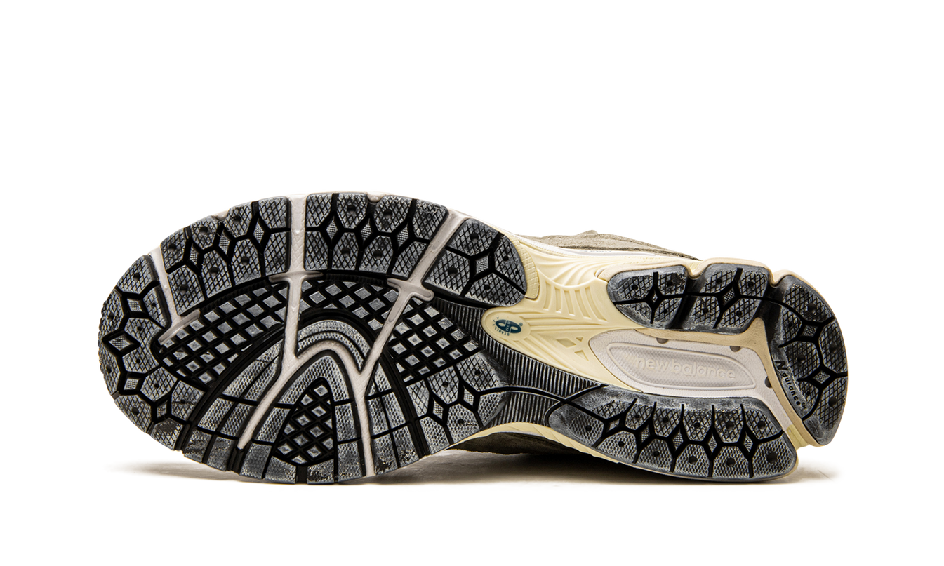 New Balance 2002R "Protection Pack - Mirage Grey"