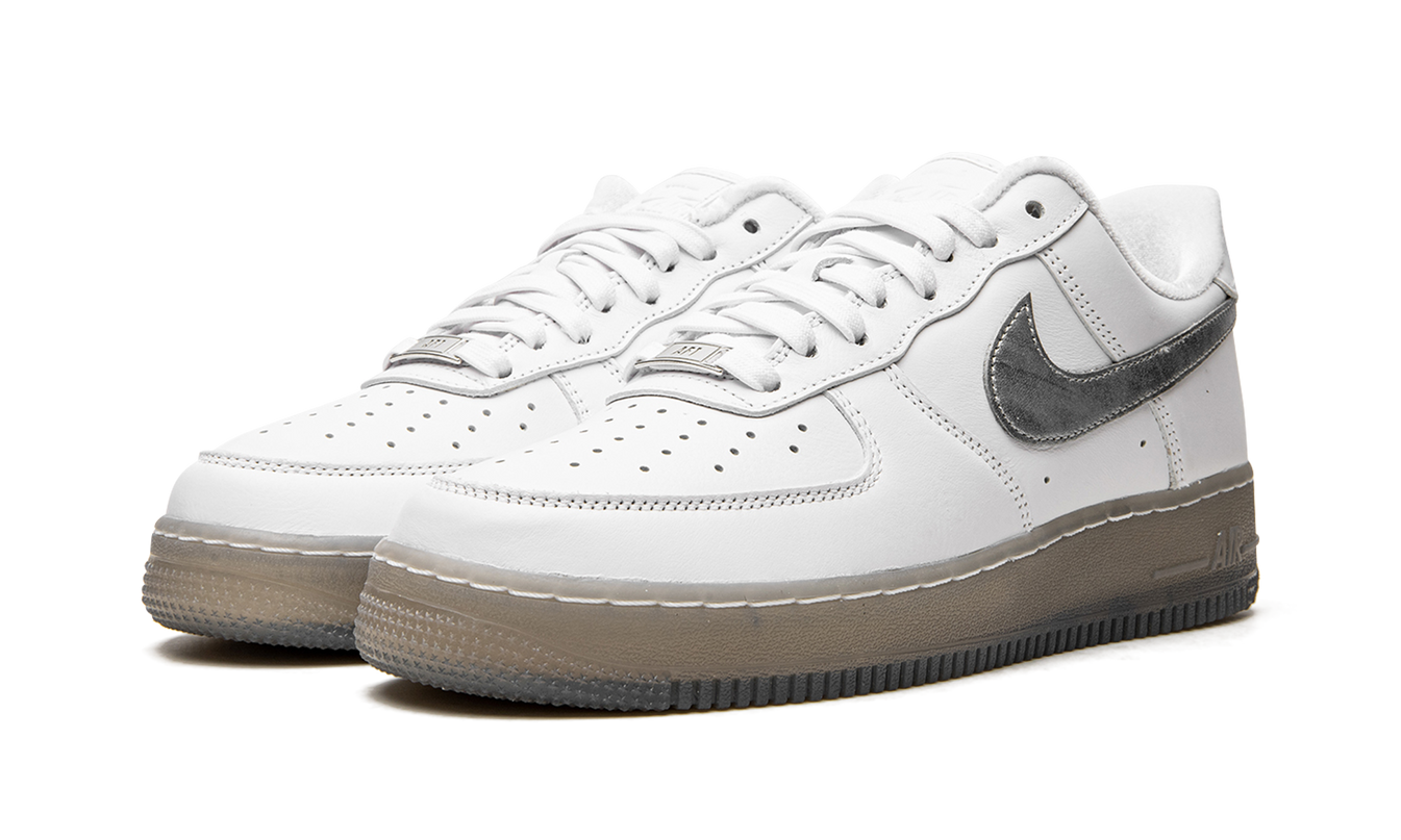 Nike Air Force 1 "White / Metallic Silver"