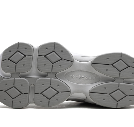 New Balance 9060 „Silber Metallic Grau“