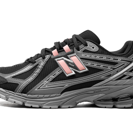 New Balance 1906R "Schwarz / Pink"