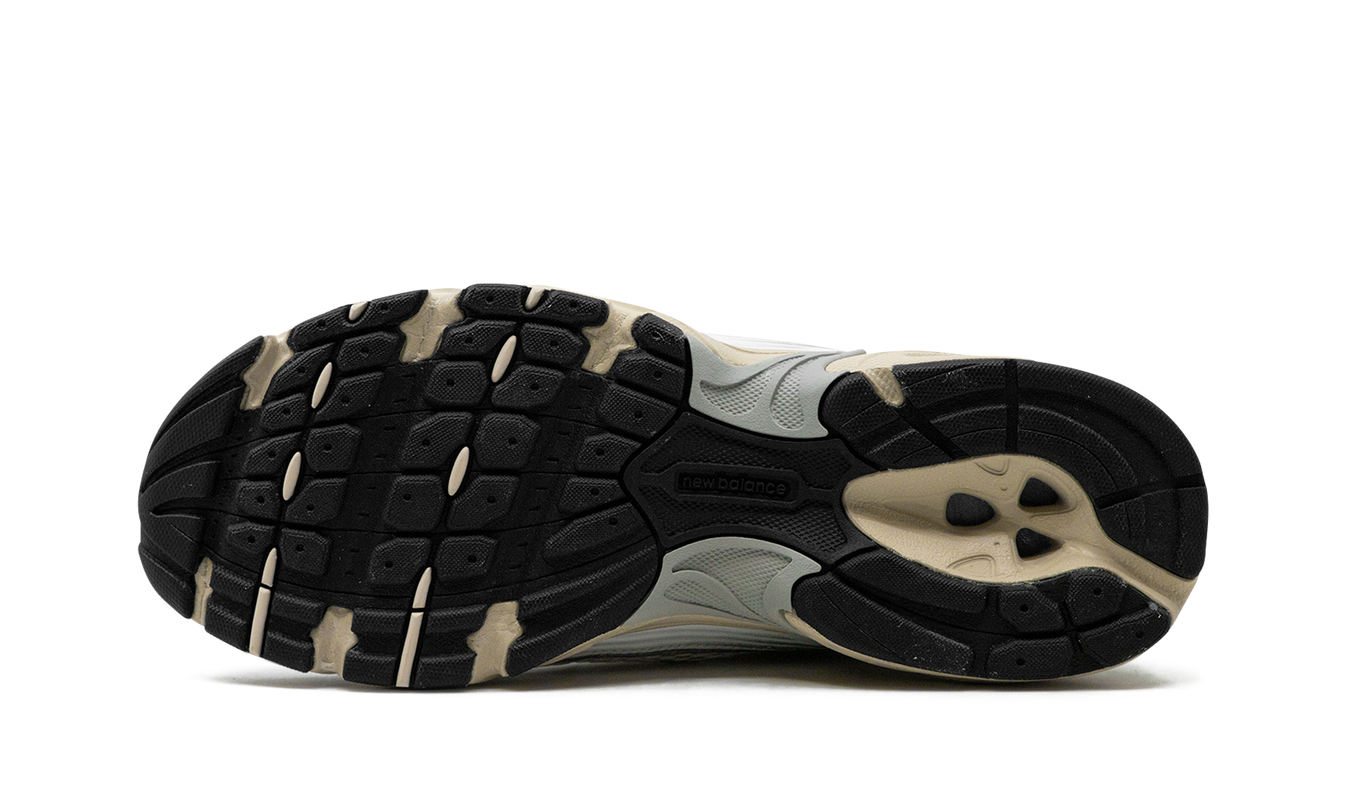 New Balance 530 "White / Palm Leaf"