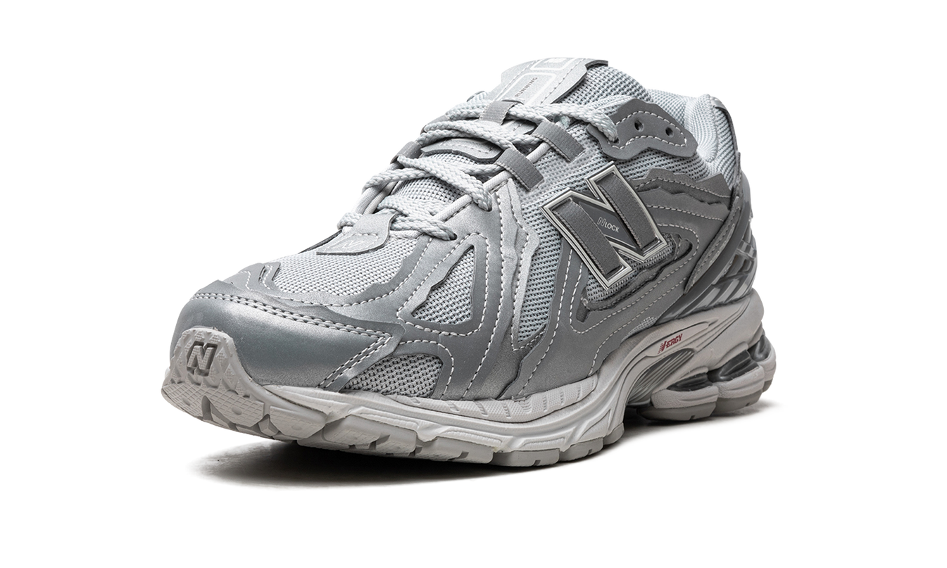 New Balance 1906D "SCHUTZPAKET - SILBERMETALLIC"