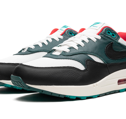 Air Max 1 „LeBron James x Liverpool“