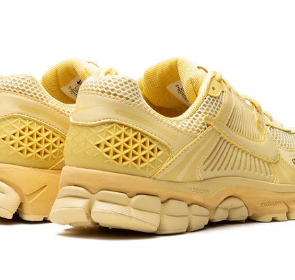 Nike Zoom Vomero 5 "Saturn Gold"