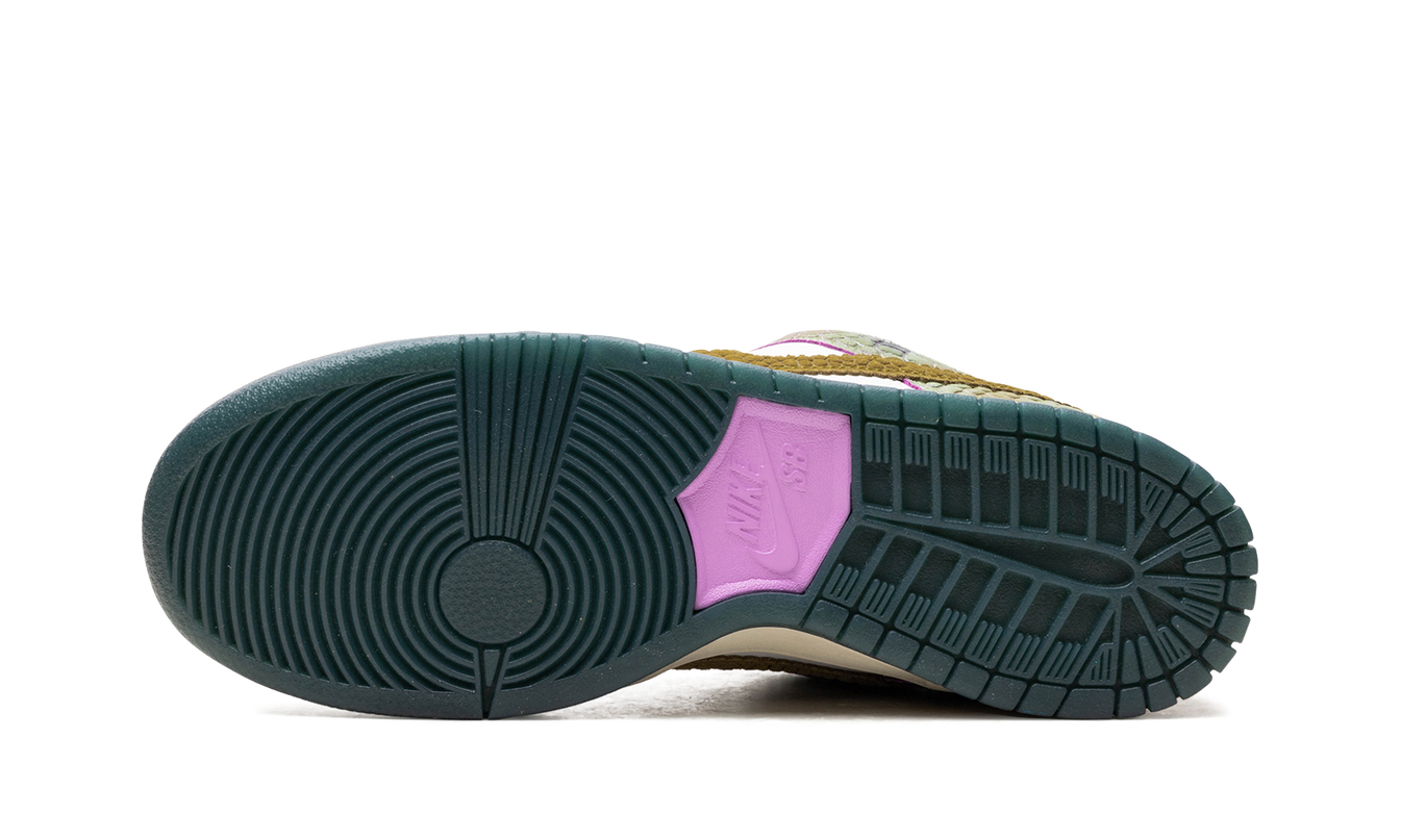 Nike Dunk SB Low "Alexis Sablone - Chameleon"