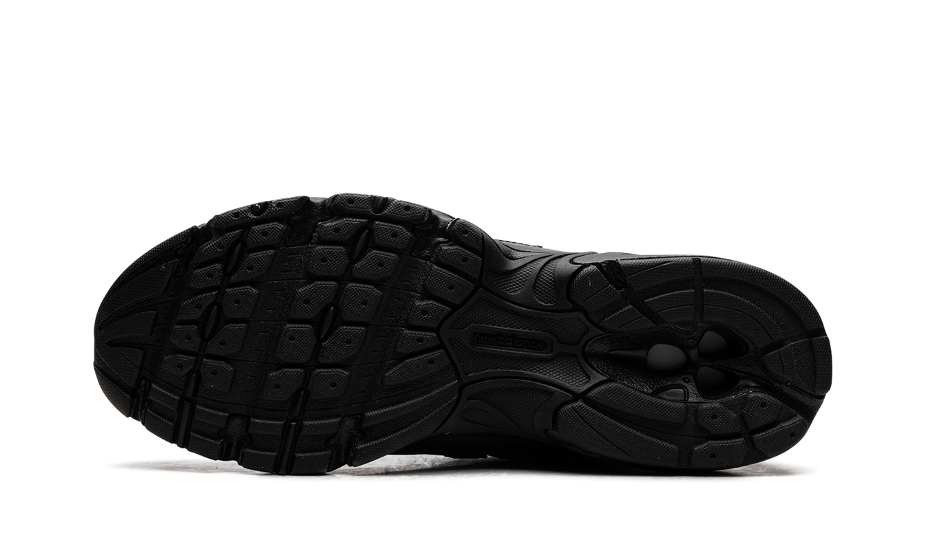 New Balance 740 "Triple Black"