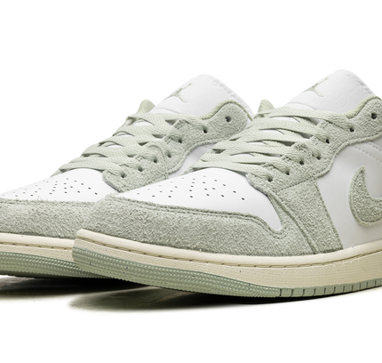Air Jordan 1 Low SE "Seafoam"