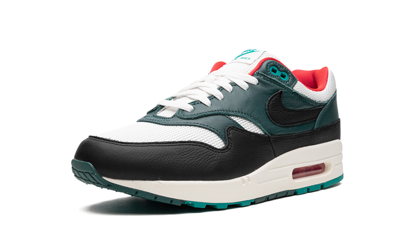 Air Max 1 „LeBron James x Liverpool“