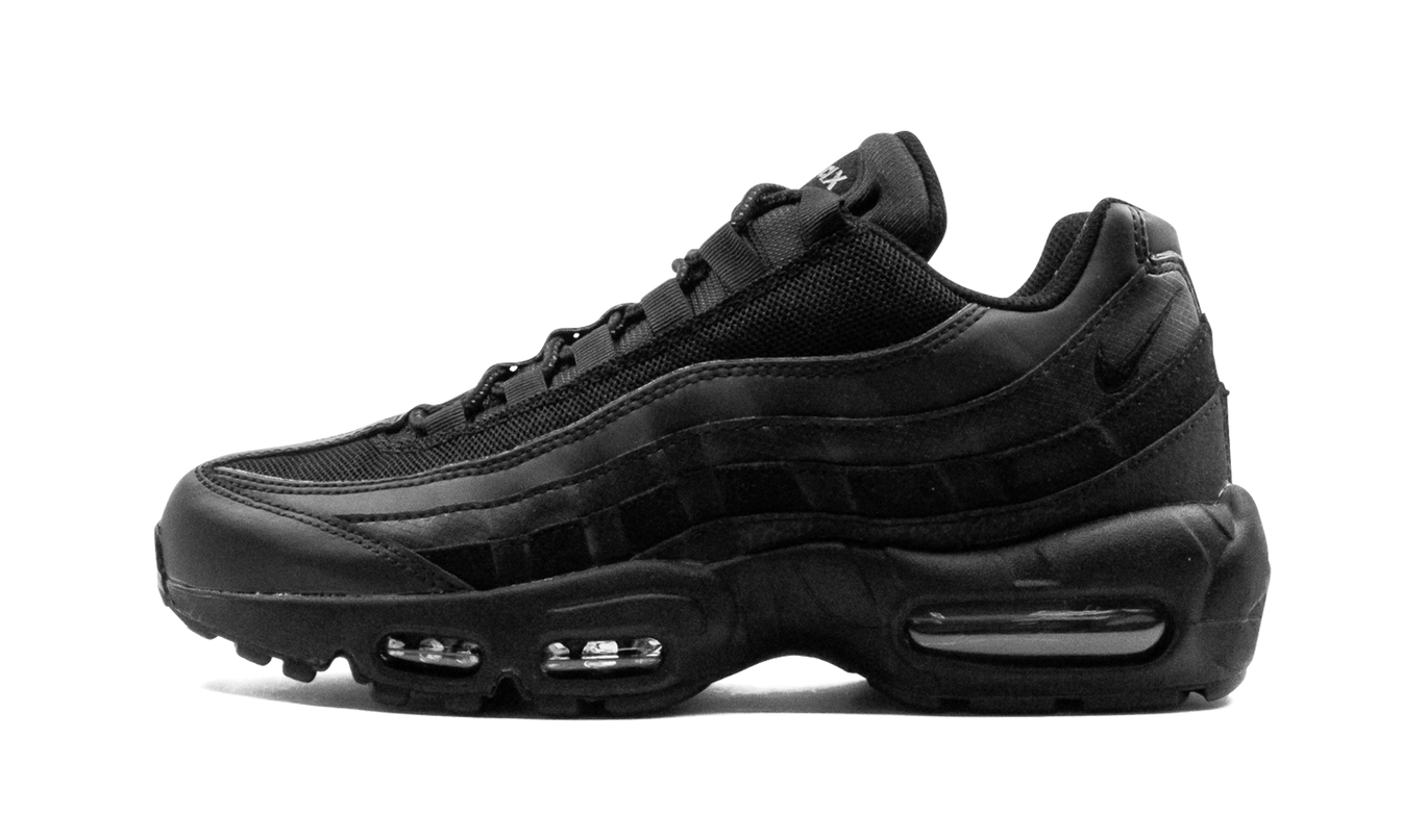 Nike Air Max 95 Essential "Triple Black"