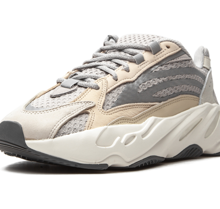 Yeezy Boost 700 V2 „Creme“