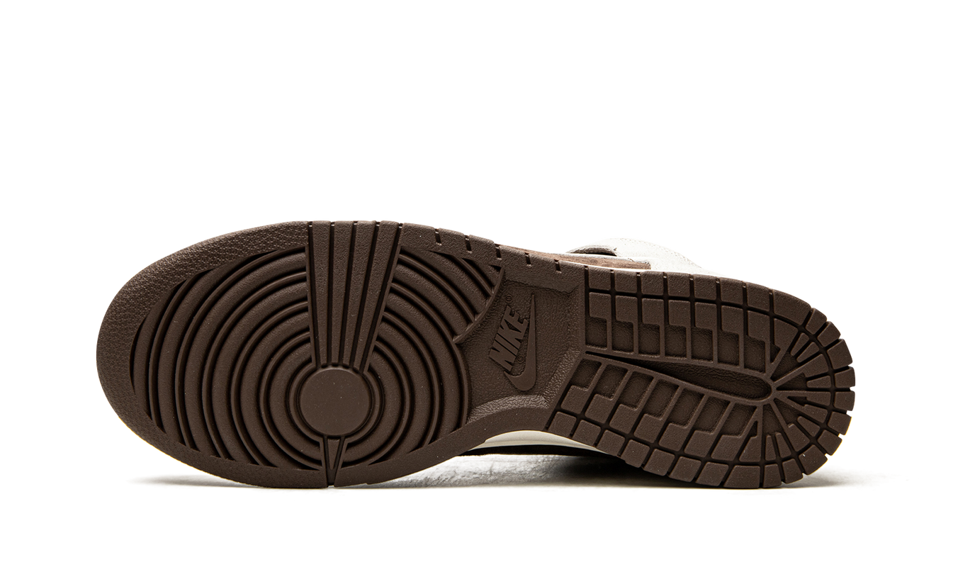 Nike Dunk High "Light Chocolate"