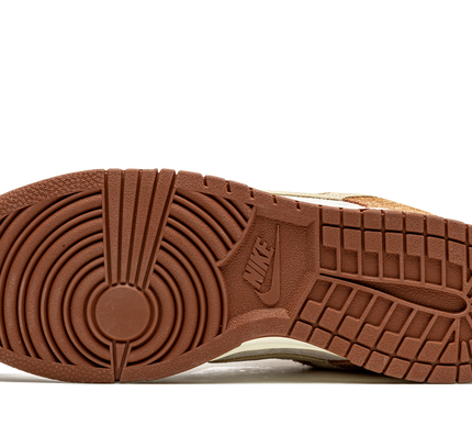 Nike Dunk Low PRM "Medium Curry"