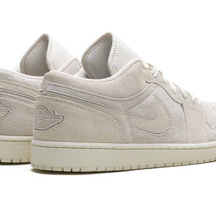 Air Jordan 1 "Pale Ivory"
