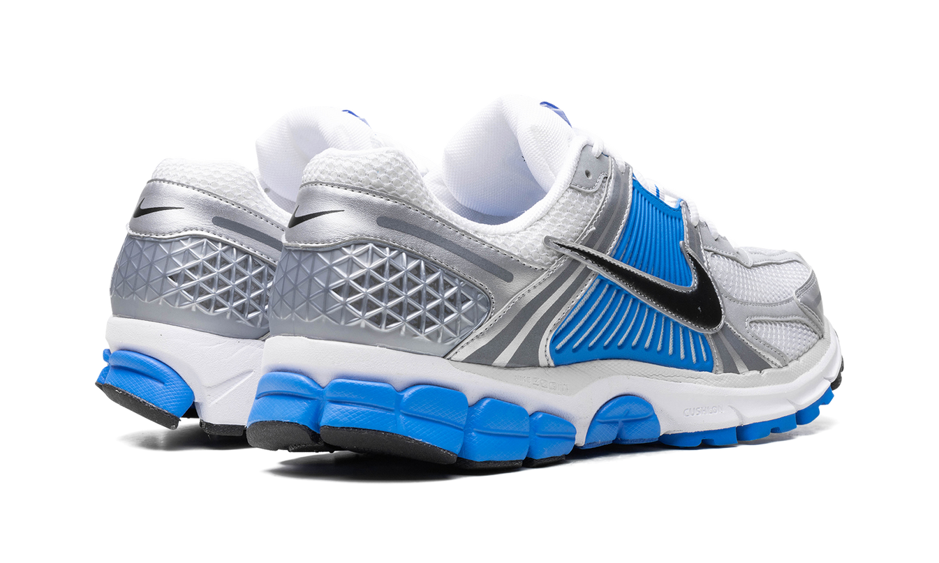 Zoom Vomero 5 „Metallic Silber/Foto Blau“