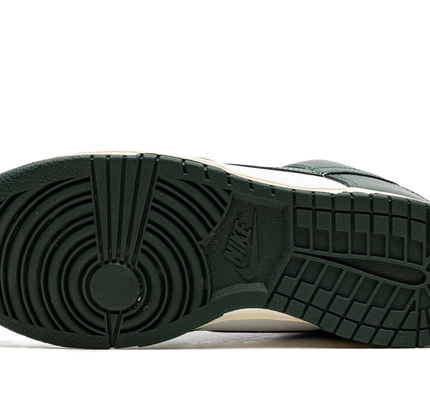 Nike Dunk Low WMNS "Vintage Green"