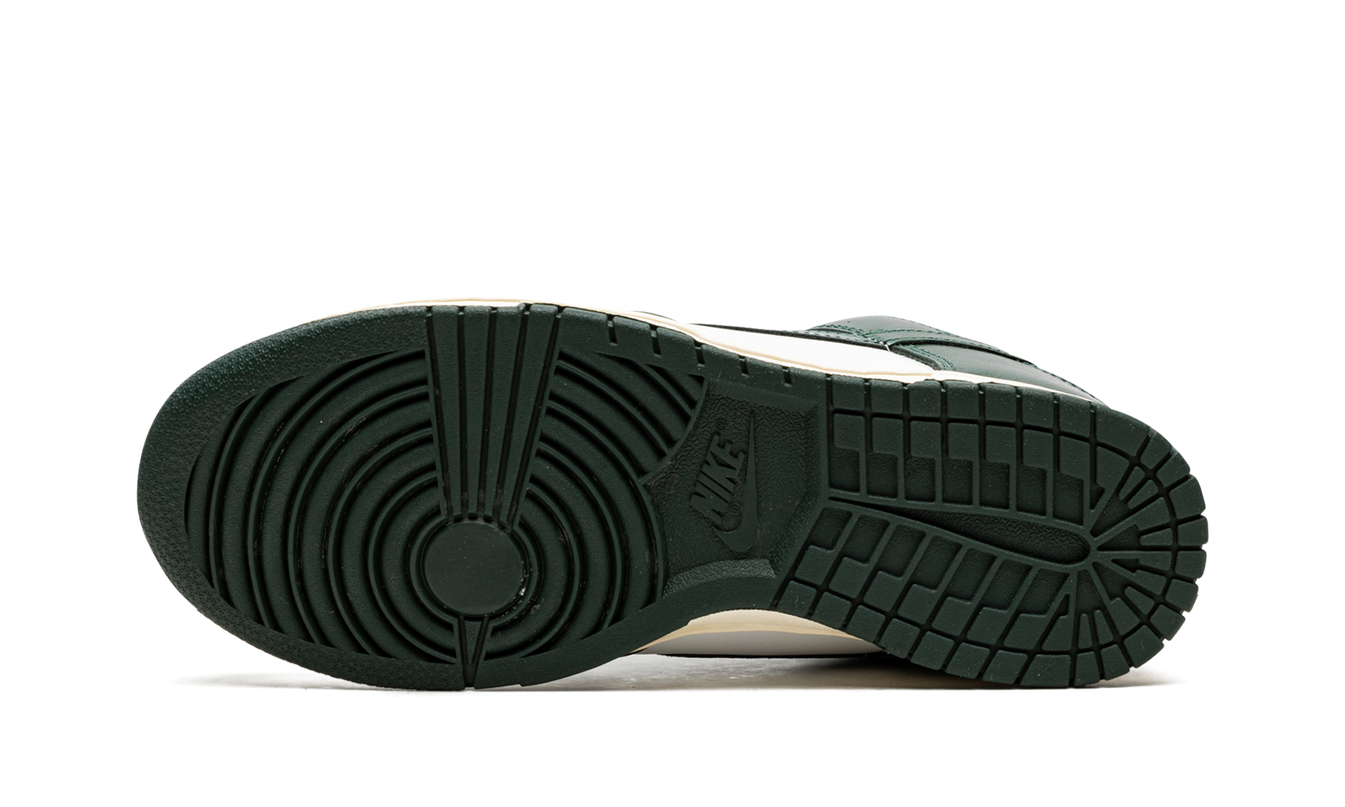 Nike Dunk Low WMNS "Vintage Green"