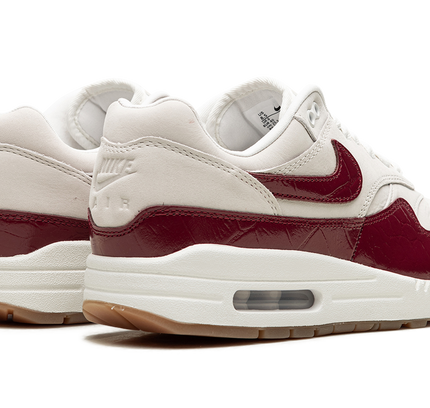Nike Air Max 1 LX WMNS "Team Red"