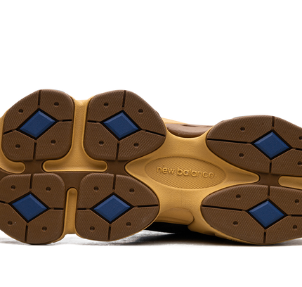 New Balance 9060 "Schwarz Royal Gum"