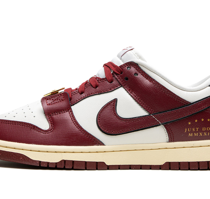Nike Dunk Low WMNS "Just Do it - Team Red"