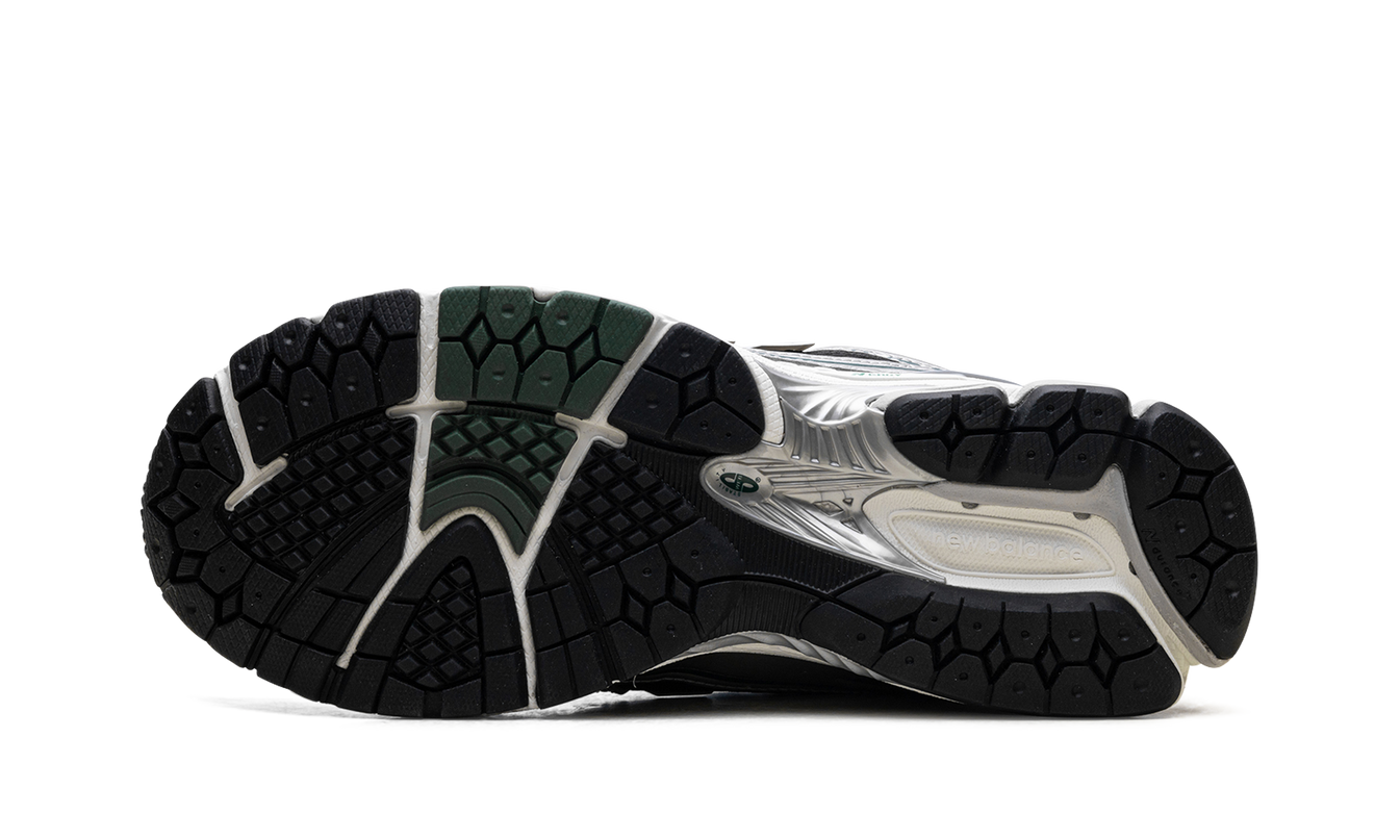 New Balance 1906R „Silber Metallic Nightwatch Green“
