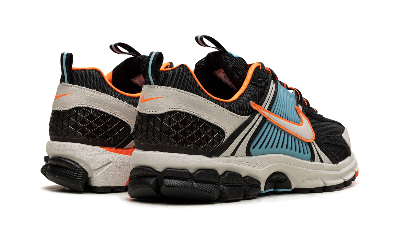 ZOOM VOMERO 5 WMNS "Schwarz/Blauer Blick"