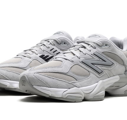 New Balance 9060 „Silber Metallic Grau“