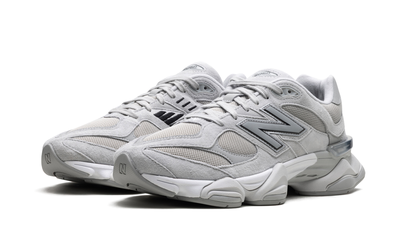 New Balance 9060 „Silber Metallic Grau“