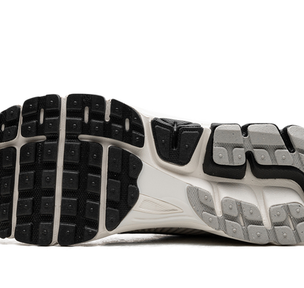 Zoom Vomero 5 „Photon Dust Black“ 