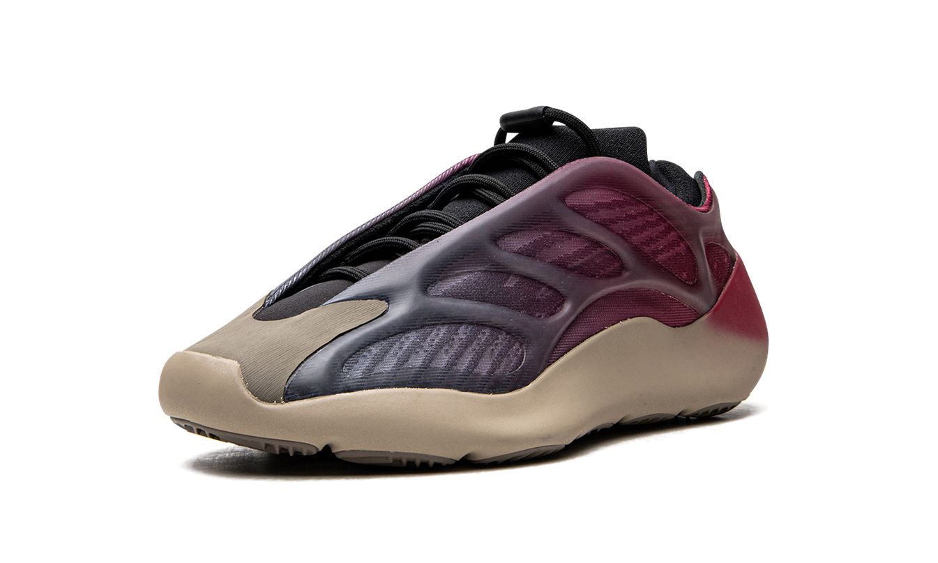 Yeezy 700 V3 „Fade Carbon“
