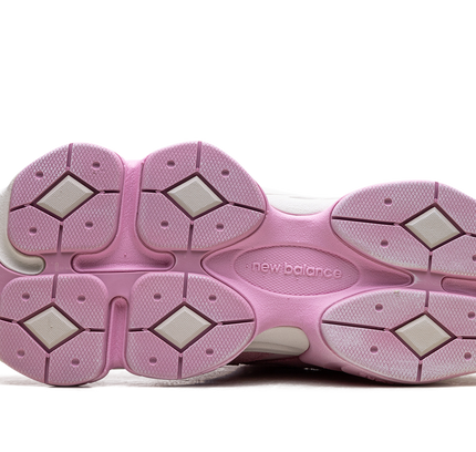 New Balance 9060 „ASOS Exclusive Pink Overdye“