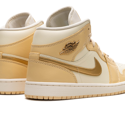 Air Jordan 1 MID WMNS "Pale Vanilla"