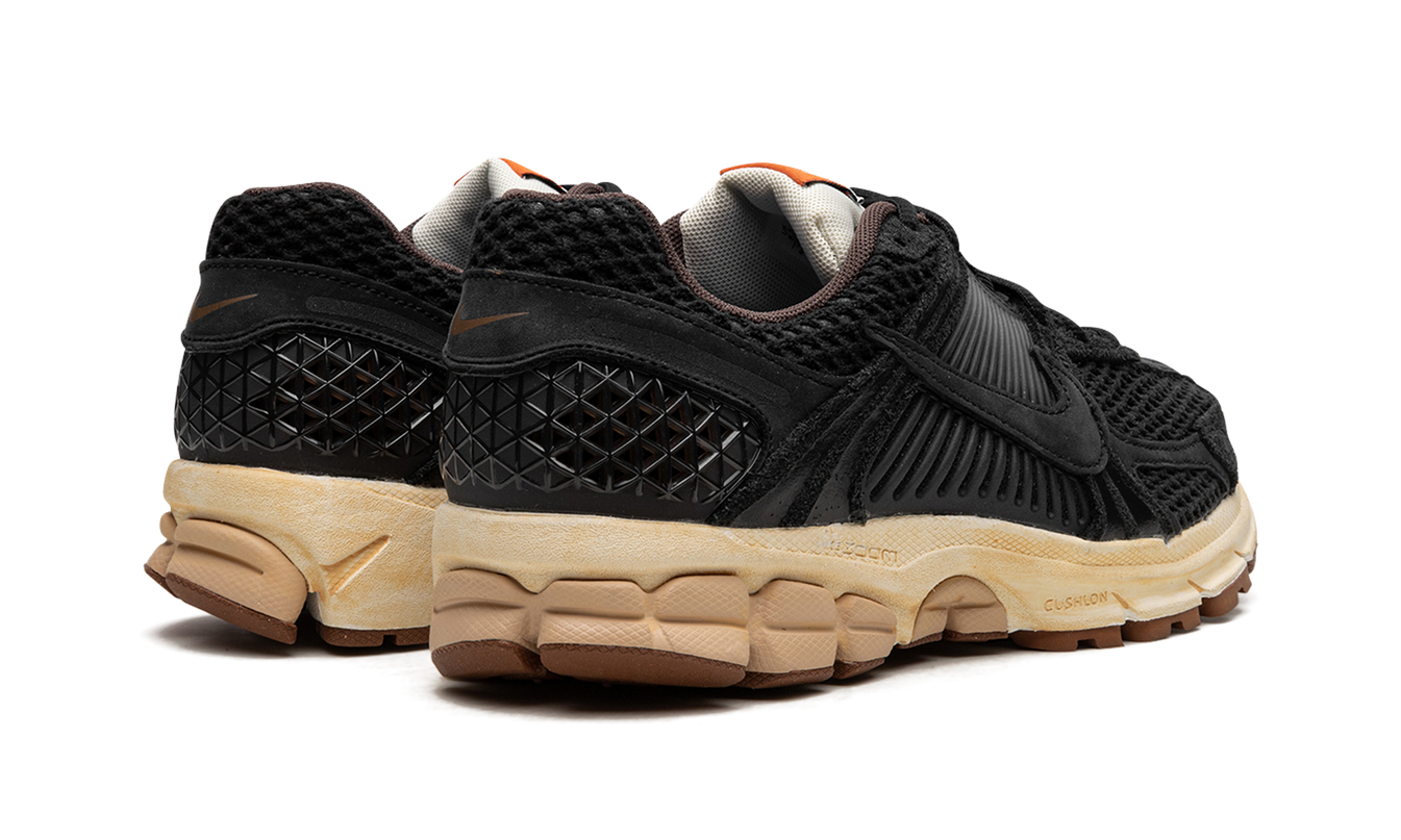 VOMERO 5 WMNS „Schwarz / Sesam“